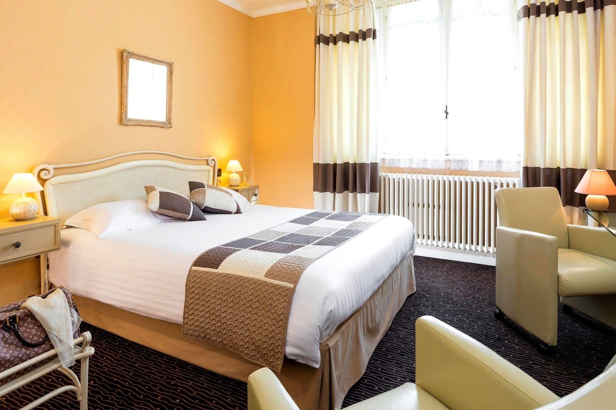 Hotel Logis La Thomasse Aurillac Exteriér fotografie
