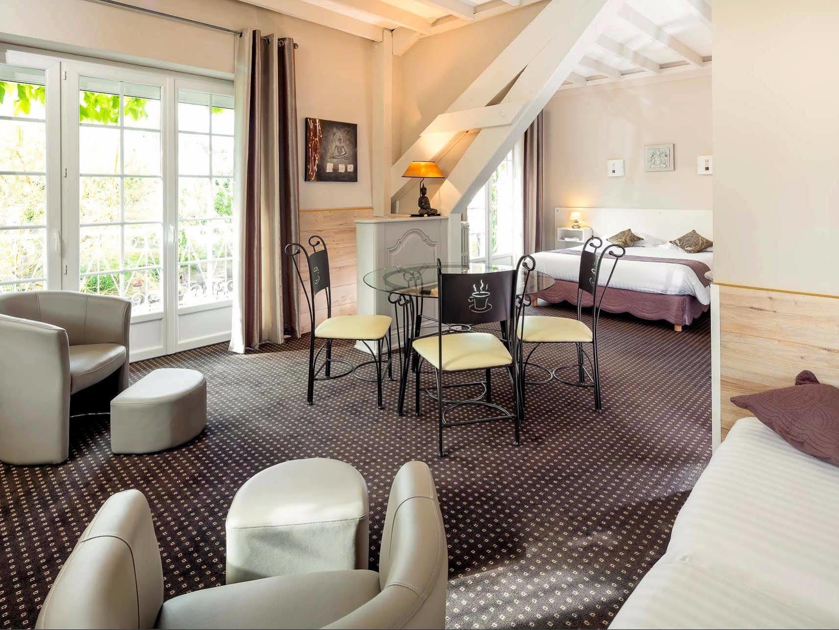 Hotel Logis La Thomasse Aurillac Exteriér fotografie